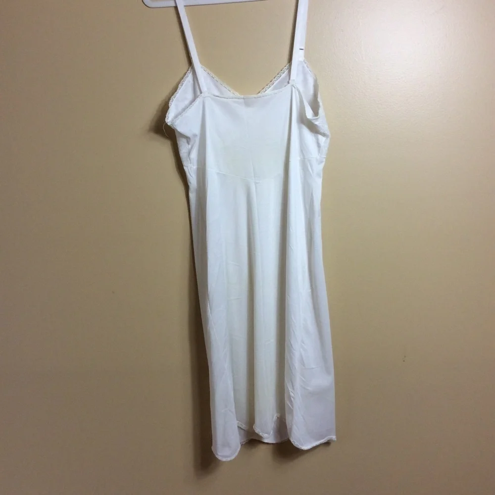 Vintage cream slip. Medium. - Picture 4 of 4